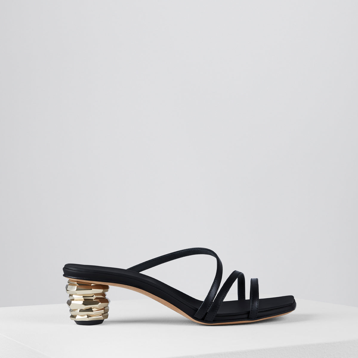 Load image into Gallery viewer, Gemma Sandals in Nero