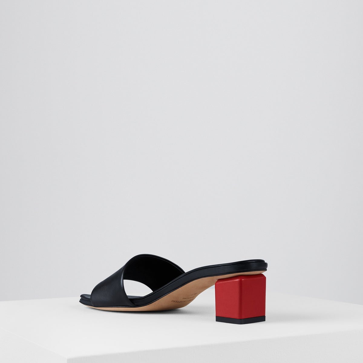 Load image into Gallery viewer, Mildred Sandals Nero Rosso