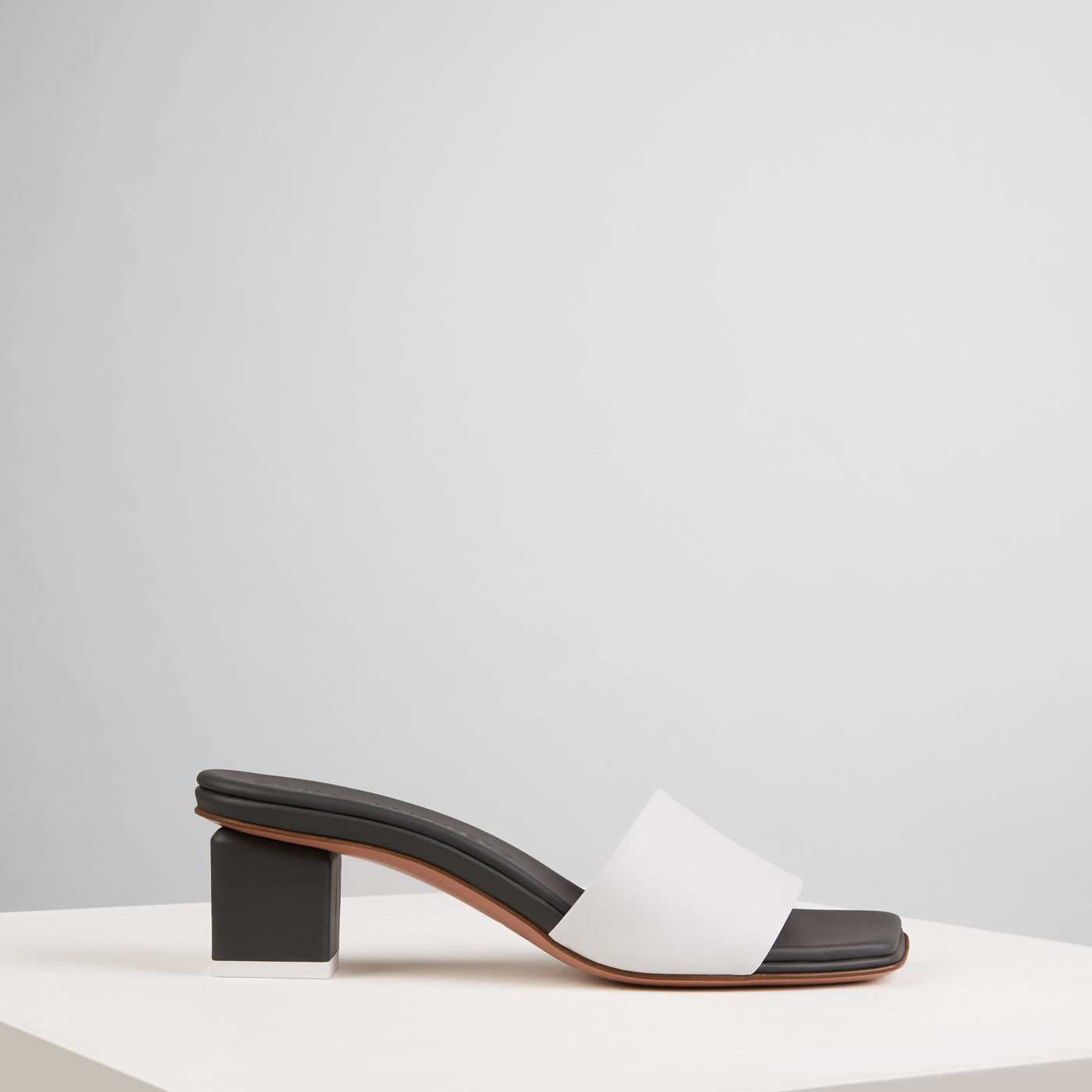 Load image into Gallery viewer, Mildred Sandals Bianco Fumo