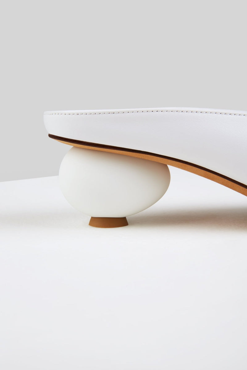 Load image into Gallery viewer, Egg Mules in Bianco - MILE7