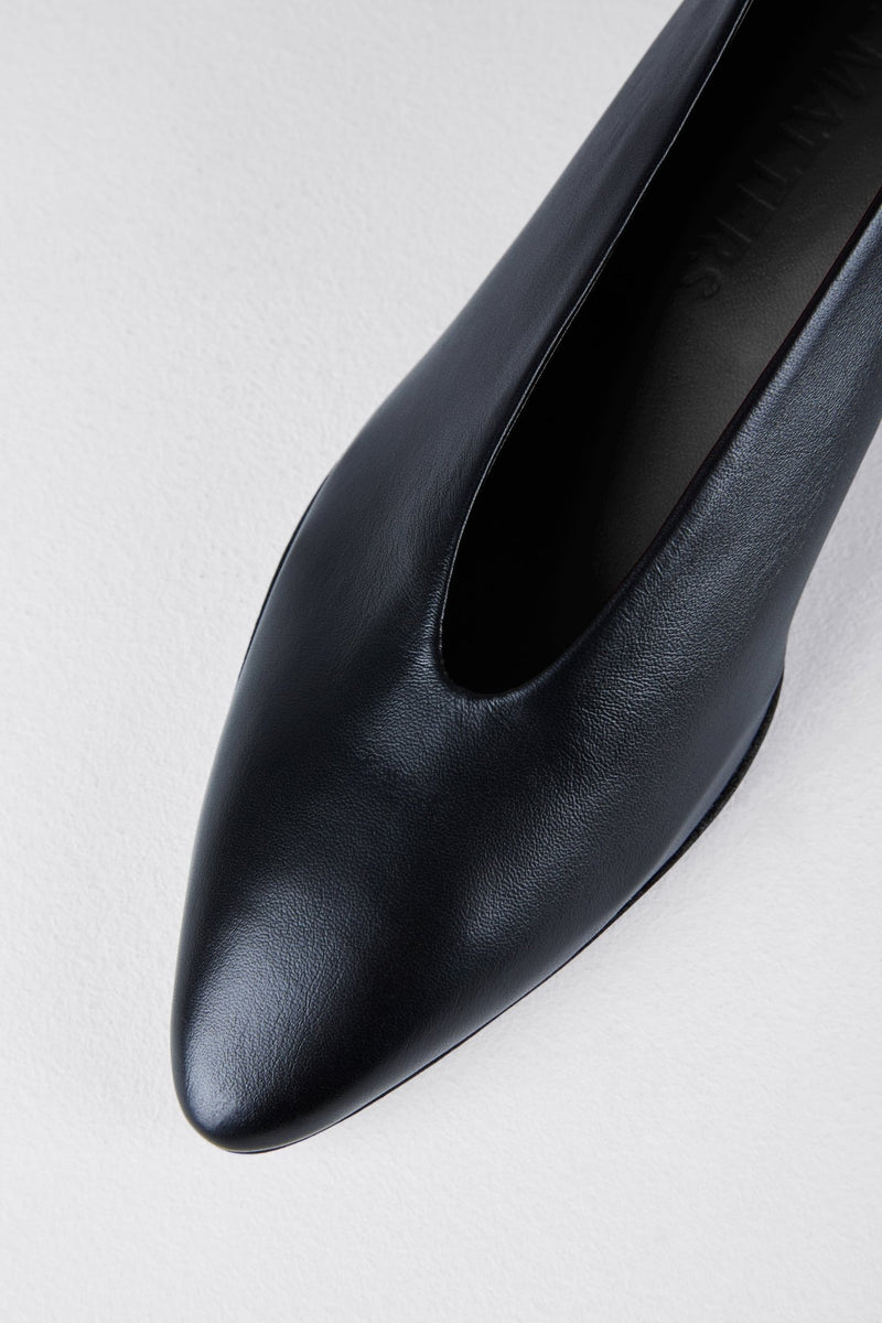 Load image into Gallery viewer, Gemma Pumps in Nero - GEMP05