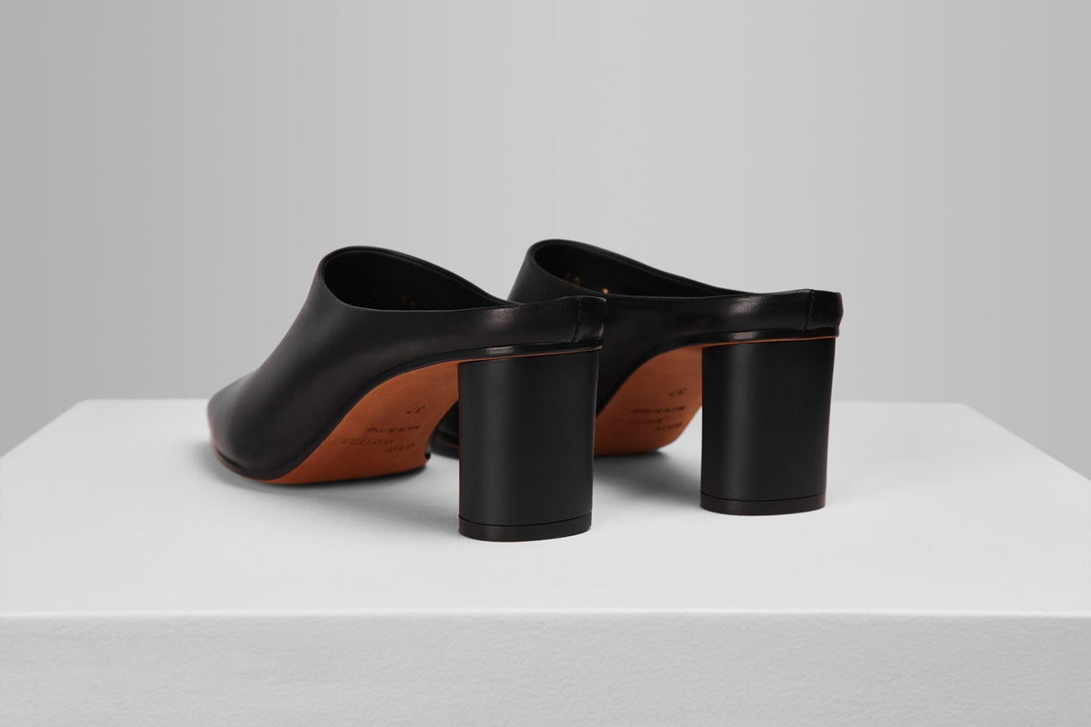 Load image into Gallery viewer, Micol Mules in Nero - MICM1