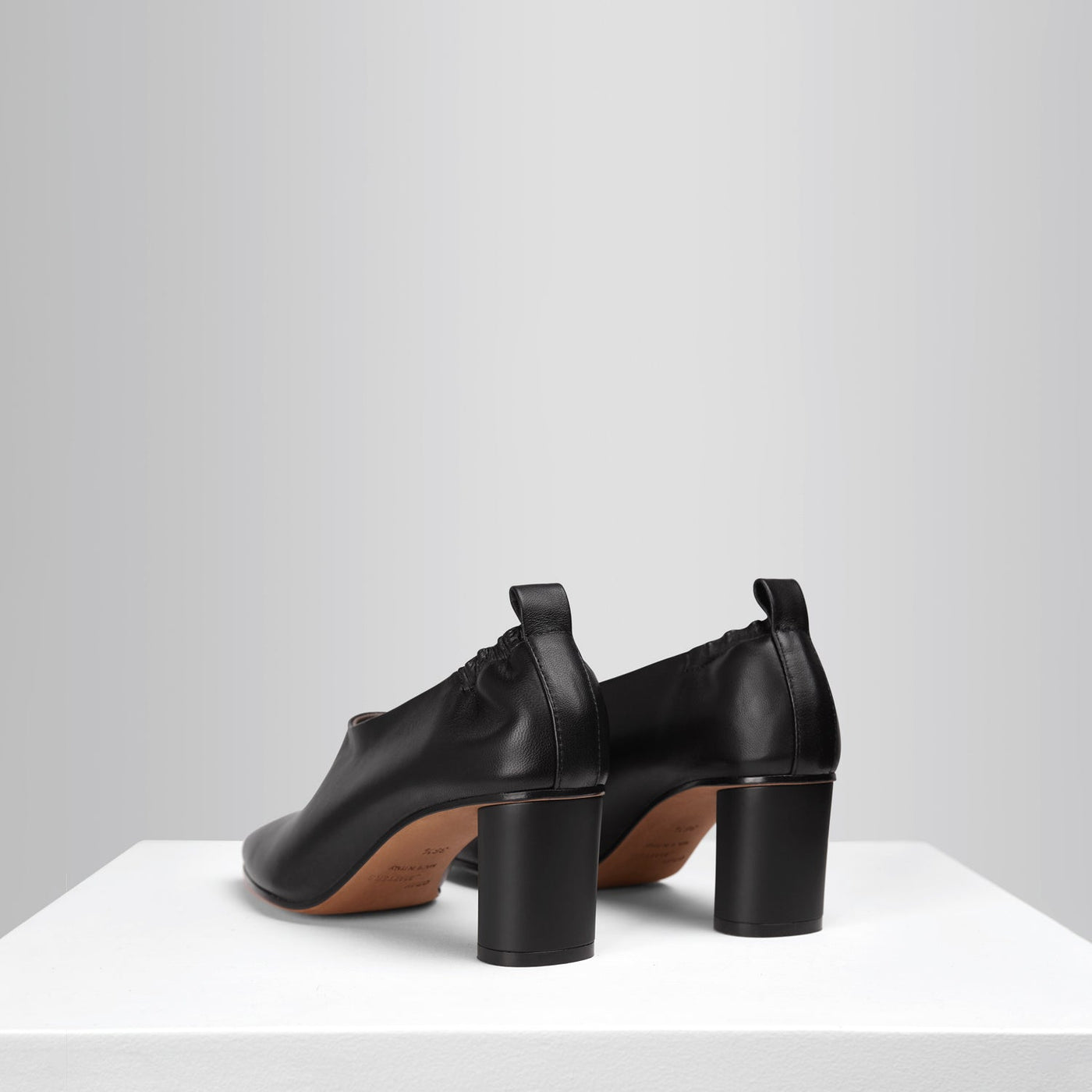 Load image into Gallery viewer, Micol Pumps in Nero - MICP2