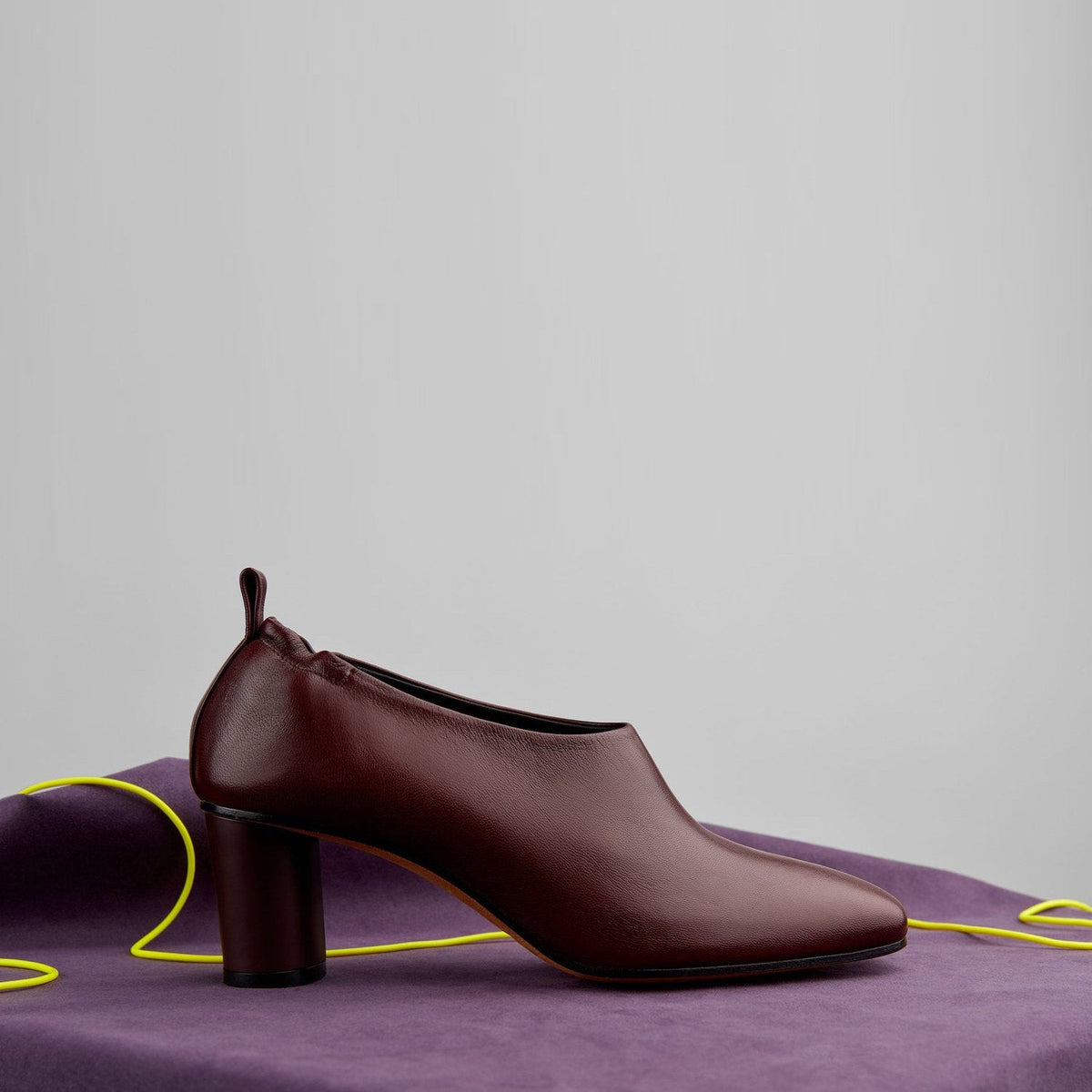 Load image into Gallery viewer, Micol Pumps in Plum - MICP12