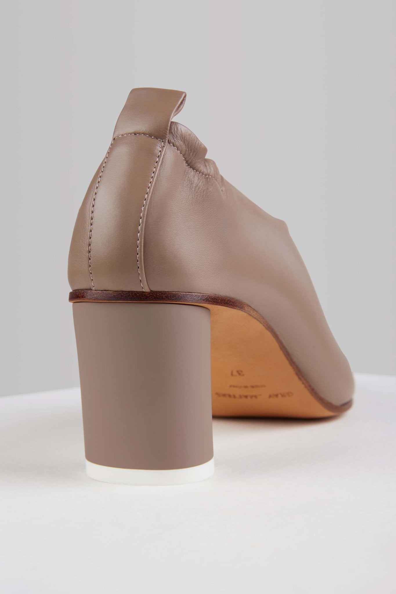 Micol Pumps in Taupe - MICP11