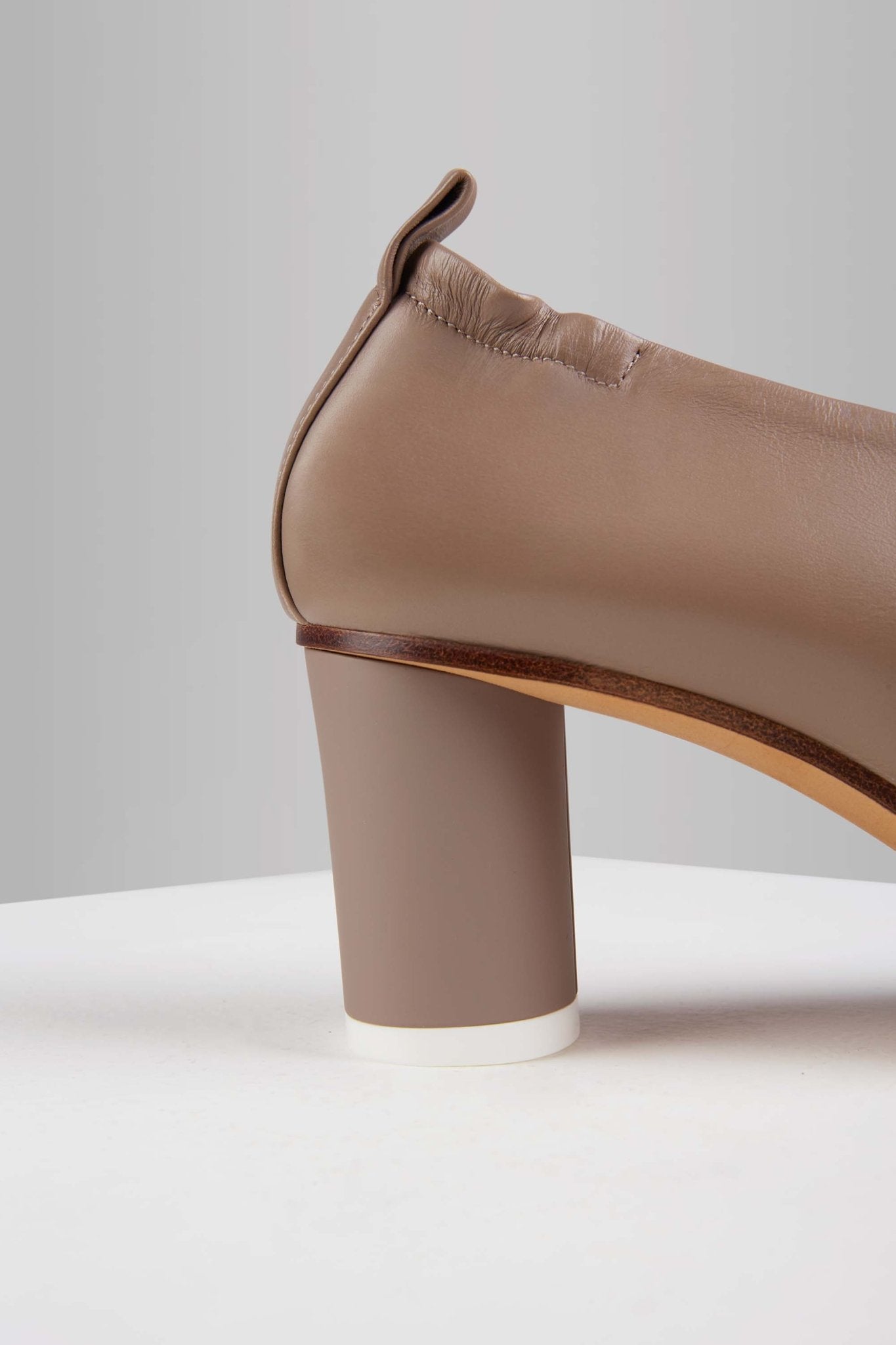 Micol Pumps in Taupe - MICP11