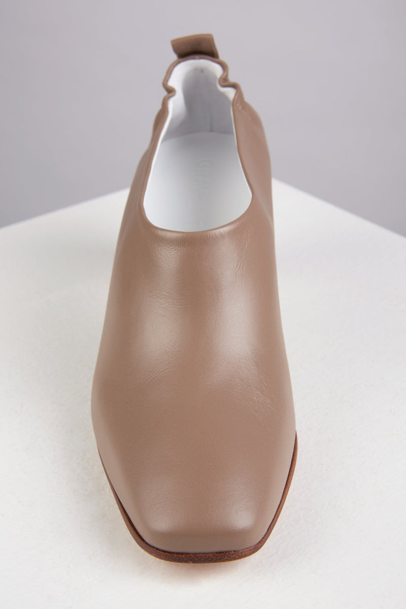 Load image into Gallery viewer, Micol Pumps in Taupe - MICP11