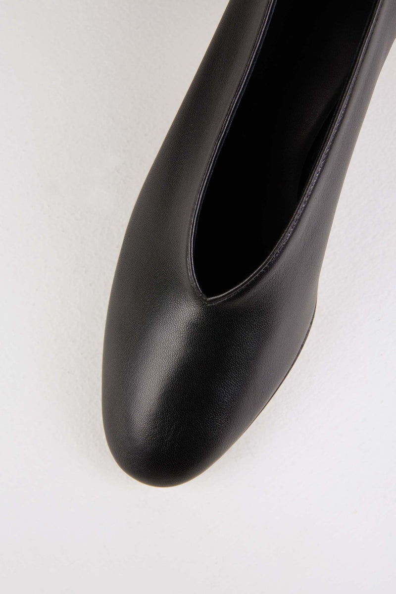 Load image into Gallery viewer, Mildred Classic in Nero Rosso - MILC2