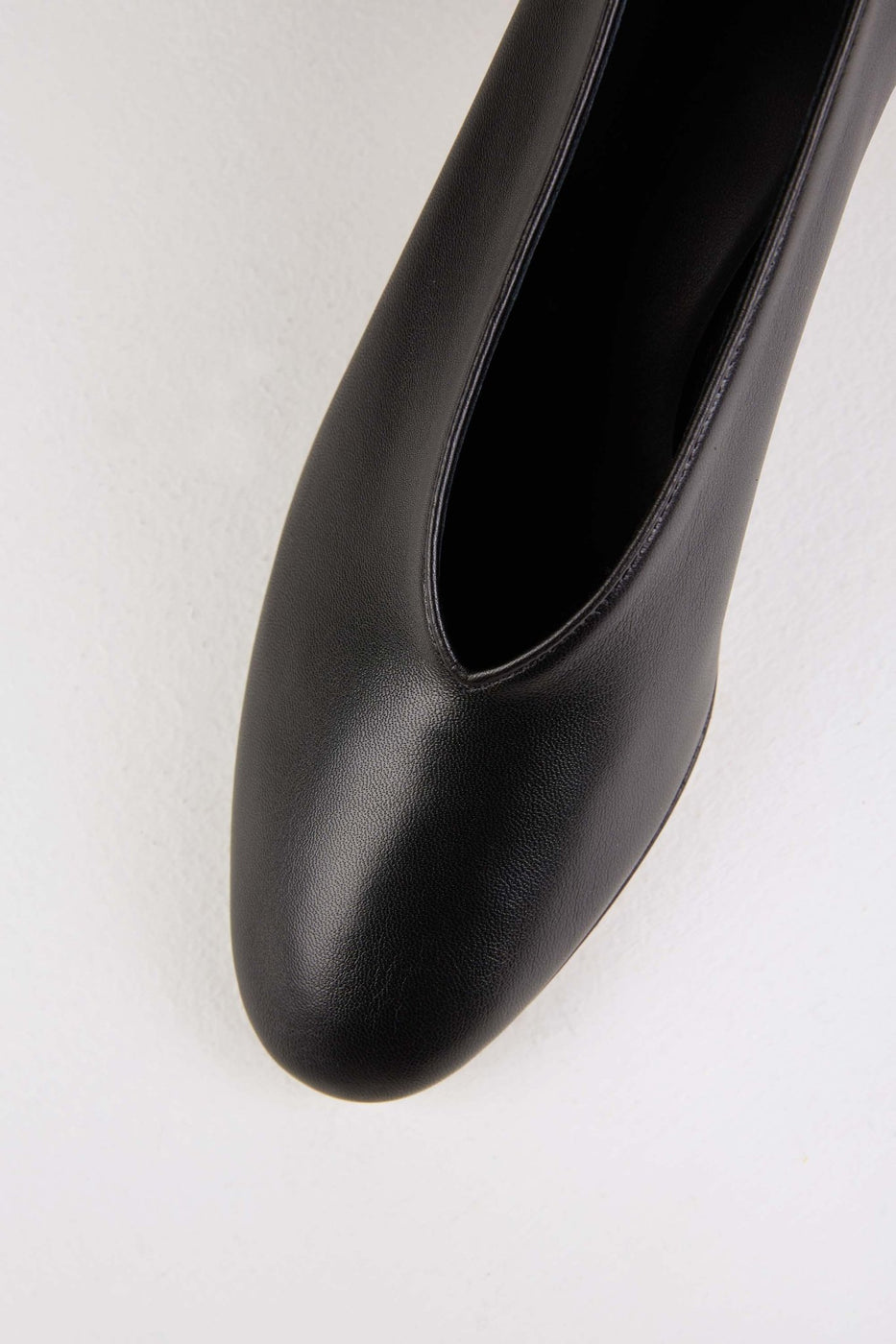 Load image into Gallery viewer, Mildred Classic in Nero Rosso - MILC2