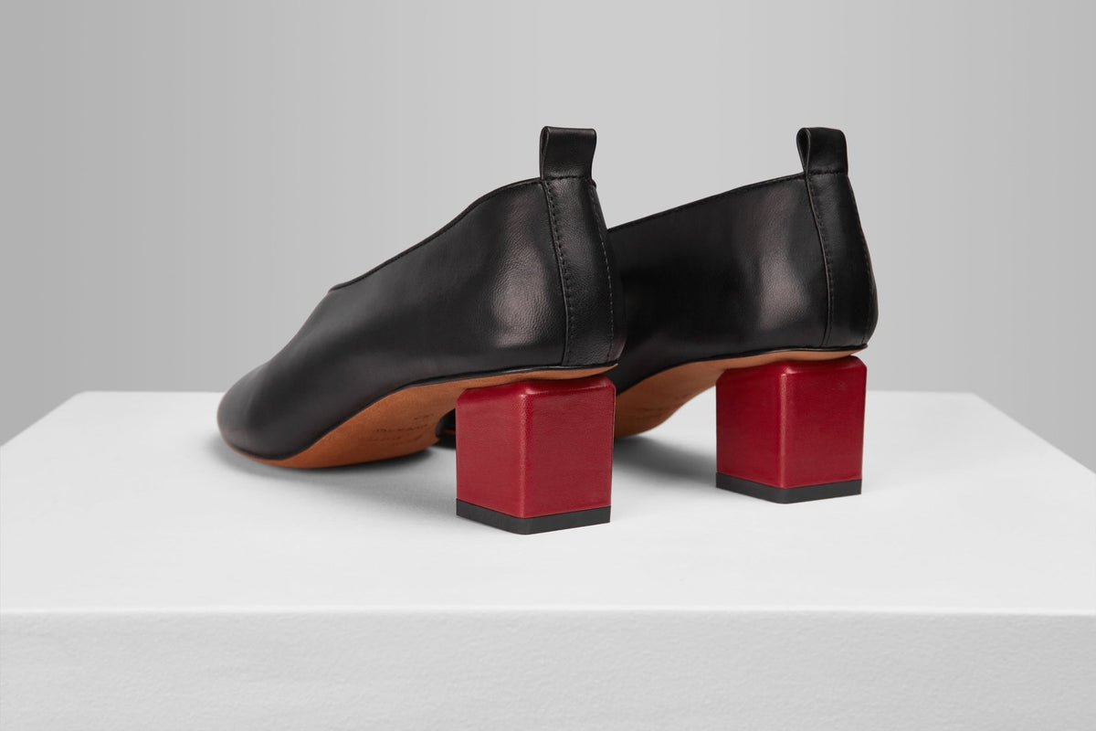 Load image into Gallery viewer, Mildred Classic in Nero Rosso - MILC2