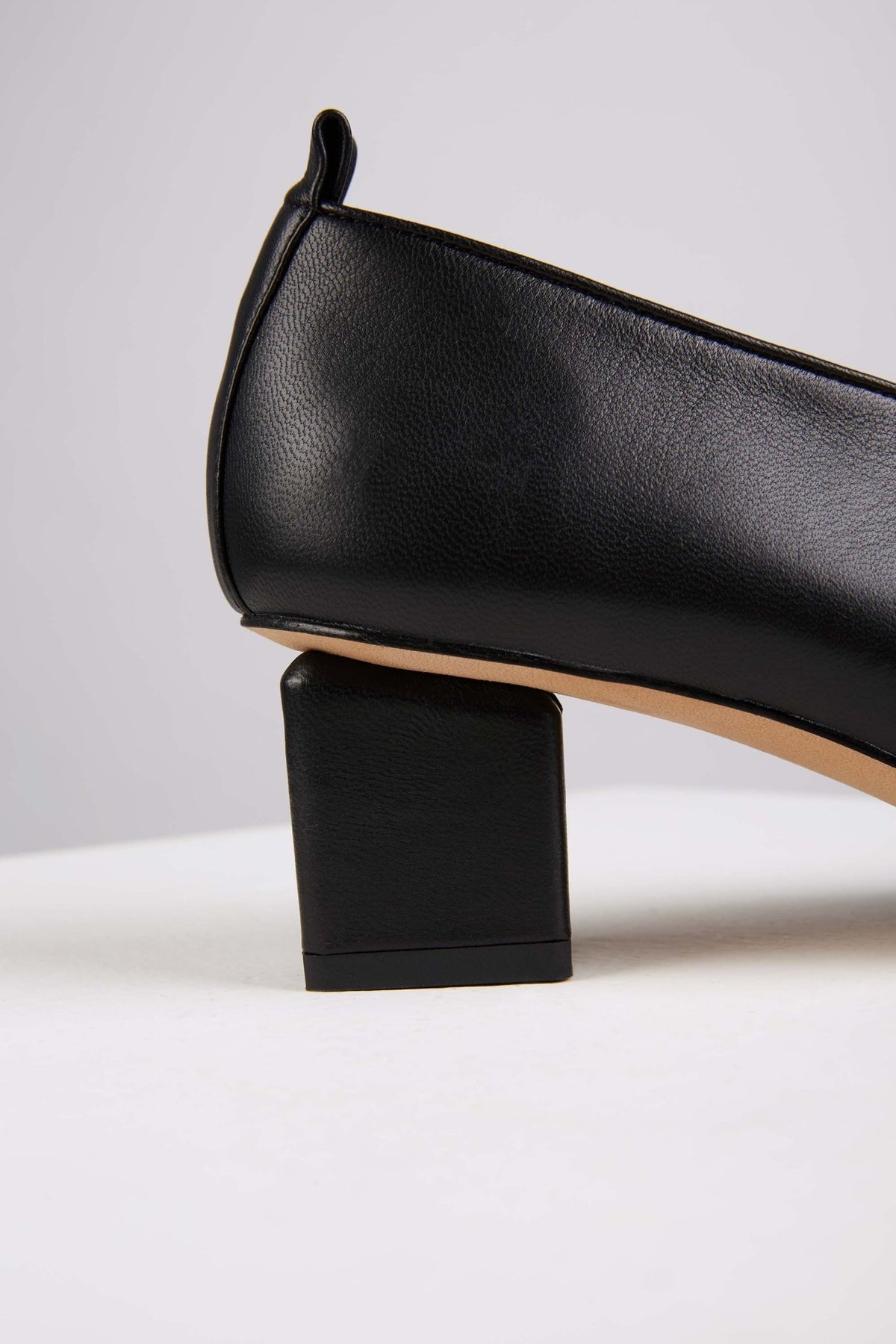 Mildred Classic in Nero - MILC18