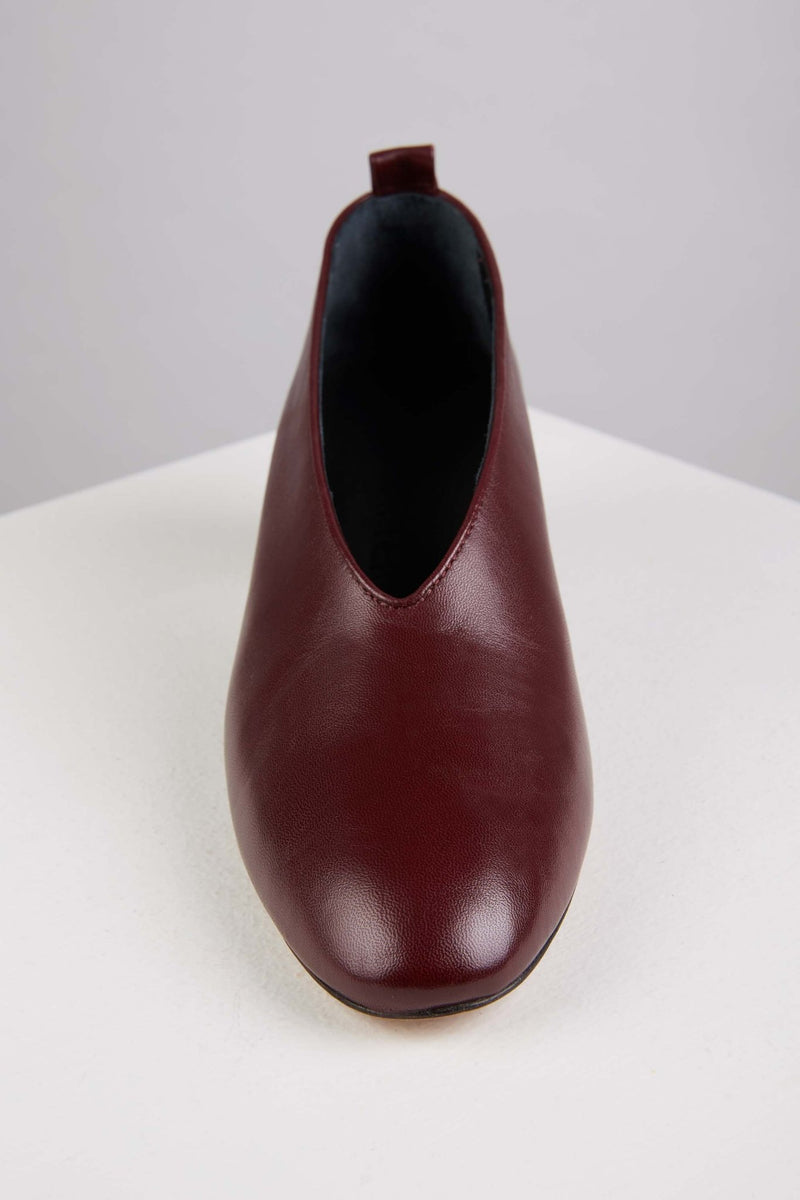 Load image into Gallery viewer, Mildred Classic in Plum - MILC23