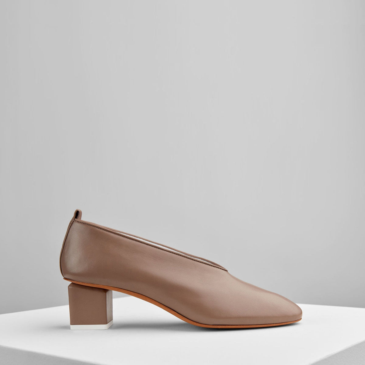 Mildred Classic in Taupe - MILC6