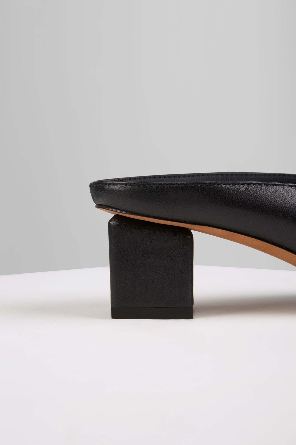 Mildred Mules in Nero - MILM2