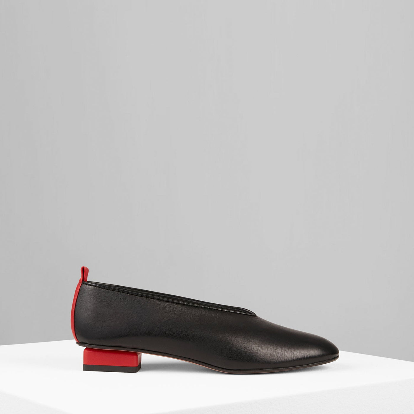 Load image into Gallery viewer, Mildred Piccola in Nero Rosso - MILP05